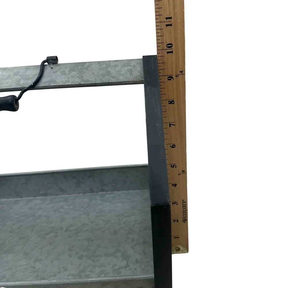 Unbranded galvanized metal